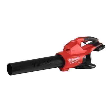 Röd och svart lövblåsare med texten "Milwaukee M18 FUEL" på sidan.