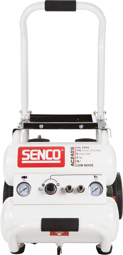 Luftkompressor Senco AC24016 med handtag och hjul, vit med röda detaljer och kontrollpanel framtill.