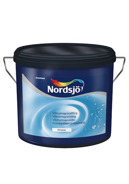 Burk med blå etikett och texten "Nordsjö" samt "Våtrumsgrundfärg" och "Primer", dekorerad med vattenbubblor.
