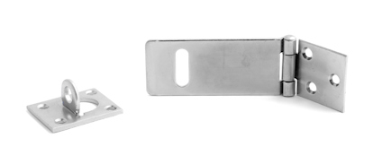 Metallhasp och fäste i silverfärg med fyra skruvhål.