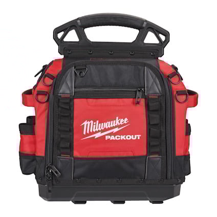 Röd och svart verktygsväska med bärhandtag, blixtlås och texten "Milwaukee PACKOUT" på framsidan.