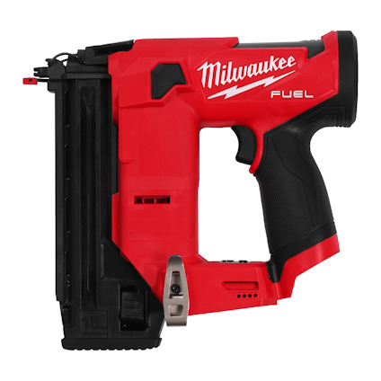 Röd och svart dyckertpistol med texten "Milwaukee FUEL" på sidan och ett ergonomiskt handtag.