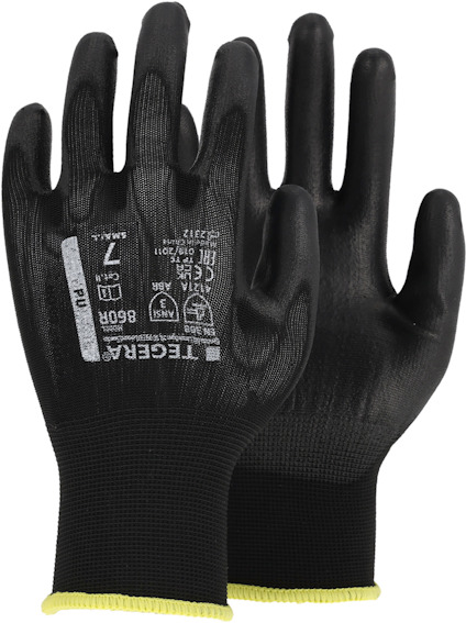 Två svarta skyddshandskar med gummerad beläggning. Text och symboler synliga på ena handens ovansida.